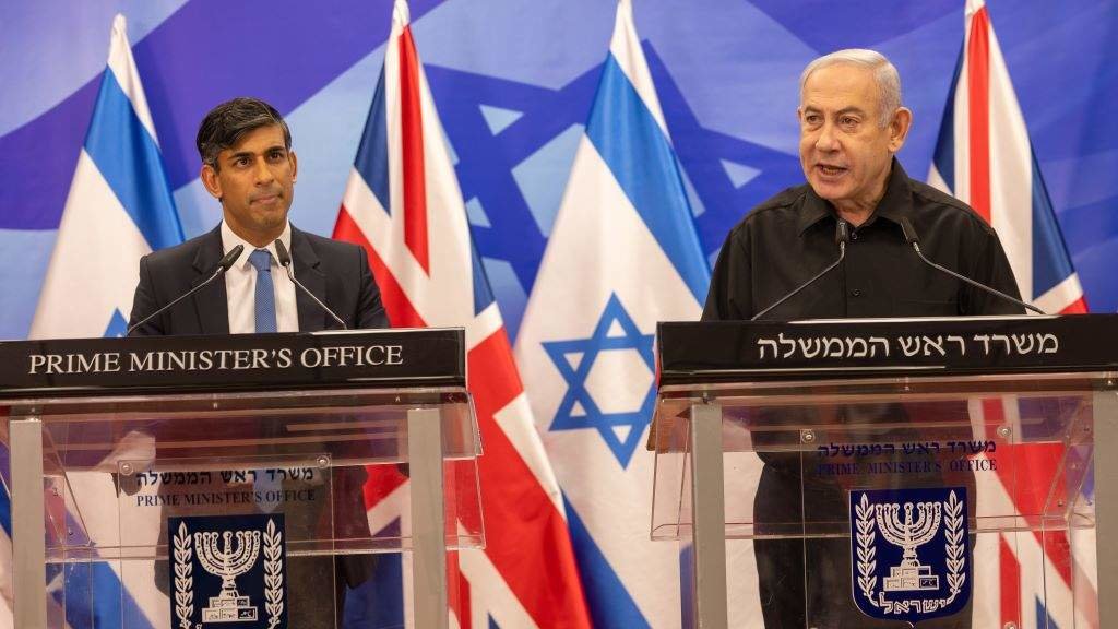 Os primeiros ministros do Reino Unido, Rishi Sunak, e Israel, Benjamin Netanyahu, esta quinta feira, en rolda de prensa após reunírense. (Foto: Simon Walker / No 10 Downing Stree / DPA)