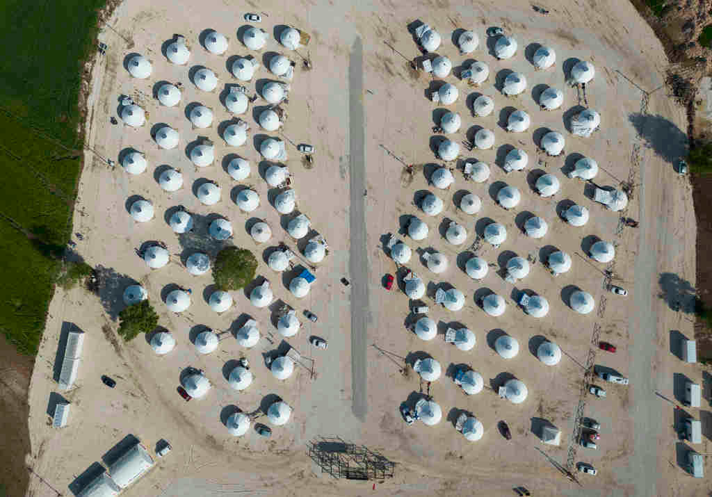 Campo de desprazados en Turquía após o terremoto que tamén afectou Siria. (Foto: Boris Roessler / DPA)