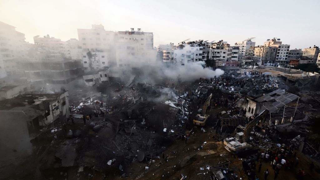 Destrución na cidade de Gaza por un bombardeo israelí, esta cuarta feira. (Foto: Mohammed Abu Elsebah / DPA)