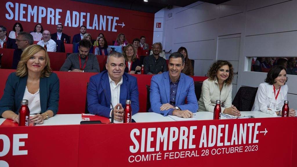 Pedro Sánchez convocou hoxe o Comité Federal do PSOE para pedirlle o aval aos pactos de investidura. (Foto: Jesús Hellín / Europa Press)