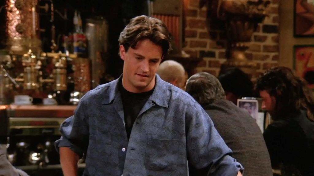 Matthew Perry interpretando Chandler Bing en 'Friends'. (Foto: NBC)