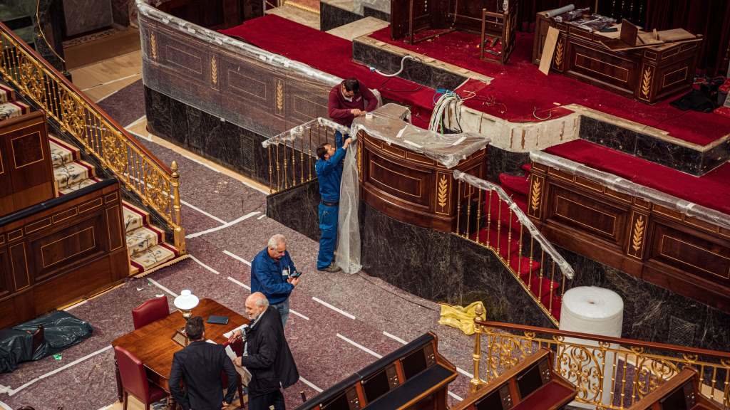 Obras no Congreso dos Deputados de cara ao acto de xura da Constitución española da princesa Leonor de Borbón. (Foto: Gabriel Luengas / Europa Press)