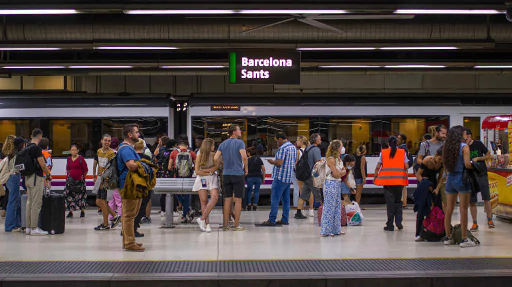Unha parada do tres de proximidade catal&aacute;n en Barcelona (Foto: Lorena Sop&ecirc;na / Europa Press).