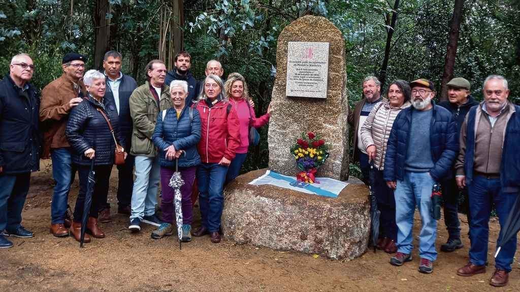 Inauguración en Alxén o 22 de outubro do monumento en memoria dos cinco asasinados no lugar de Bouza do Viso, Salvaterra, O Condado. (Foto: Nós Diario)