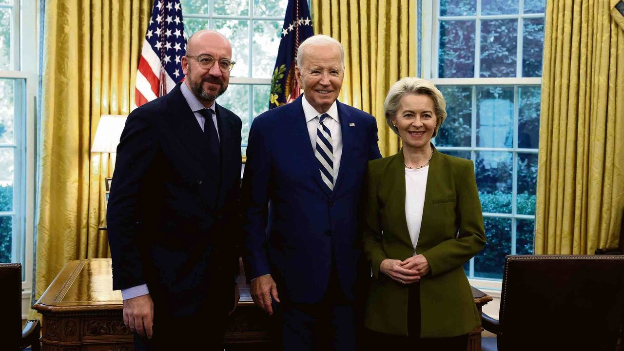 Charles Michel, Joe Biden e Ursula von der Leyen o pasado 20 de outubro na Casa Branca (Foto: Dario Pignatelli).