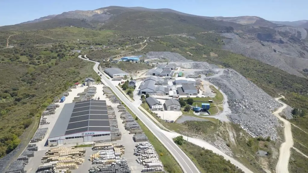 Instalaci&oacute;ns de Irosa-Samaca en Carballeda de Valdeorras. (Foto: Irosa-Samaca)