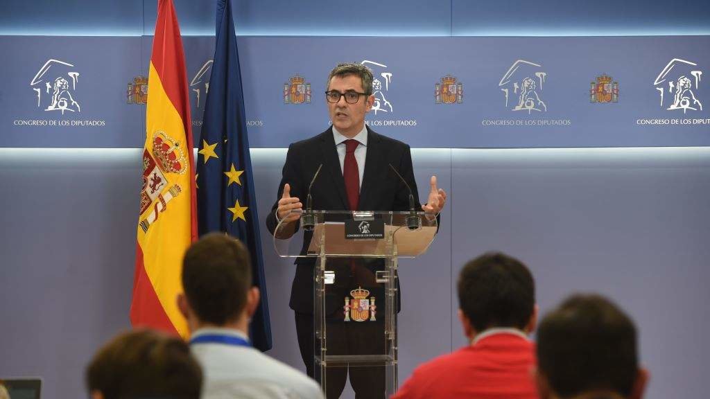 O ministro da Presidencia e deputado socialista, Félix Bolaños, esta segunda feira en rolda de prensa. (Foto: Gustavo Valiente / Europa Press)