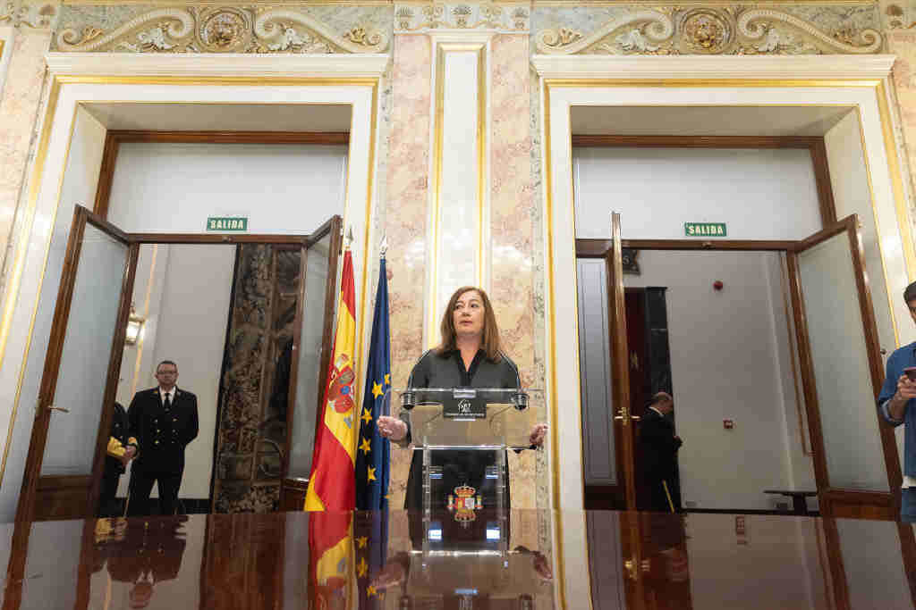 A presidenta do Congreso, Francina Armengol, no anuncio da data da sesión de investidura, hoxe. (Foto: Eduardo Parra / Europa Press)