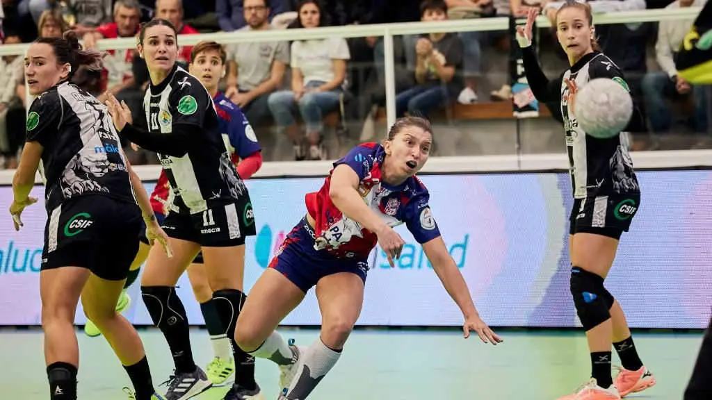 Ambas as formaci&oacute;ns do p&aacute;is entran en acci&oacute;n nun derbi fratricida. (Foto: Atl&eacute;tico Guard&eacute;s).