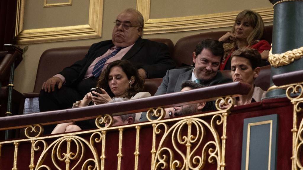 Isabel Díaz Ayuso, hoxe, desde a tribuna de convidados do Congreso. (Foto: Alejandro Martínez Vélez / Europa Press)