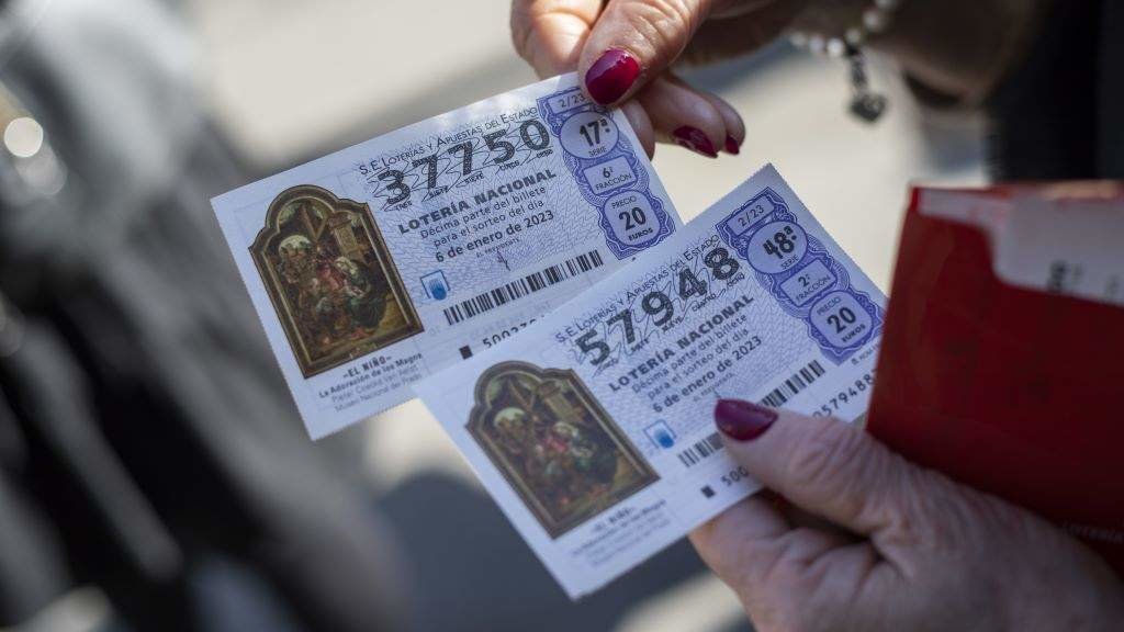 Décimos de Lotaría para o sorteo de Nadal de 2023. (María José López / Europa Press)