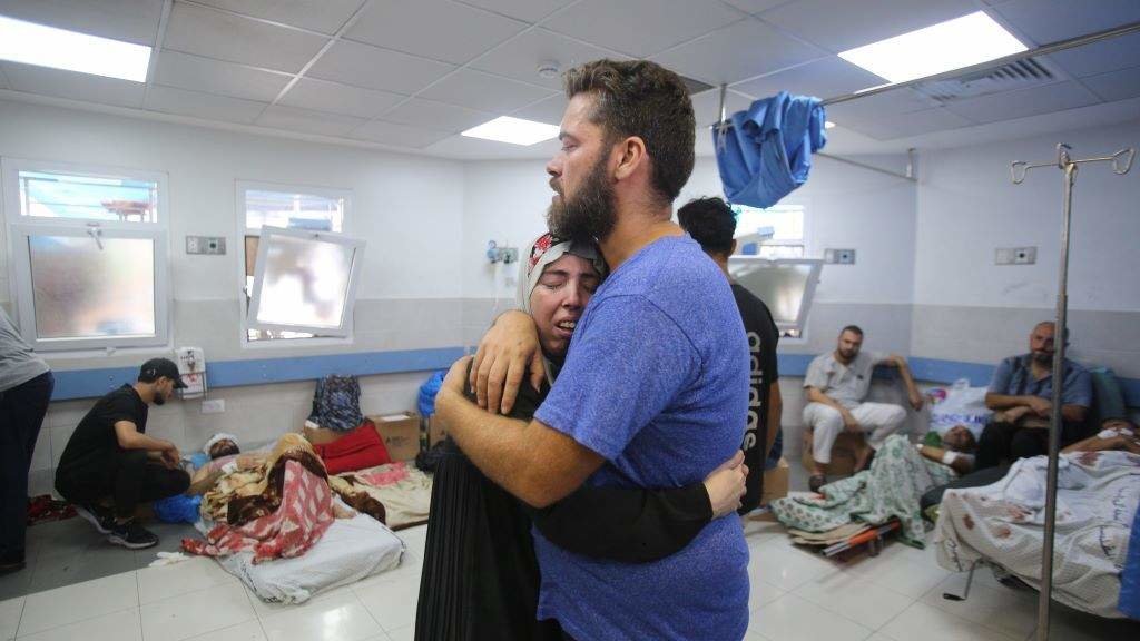 Pacientes no Hospital de Al-Shifa, atacado e asaltado polos militares israelíes. (Foto: Saeed Jaras / Contacto via Europa Press)