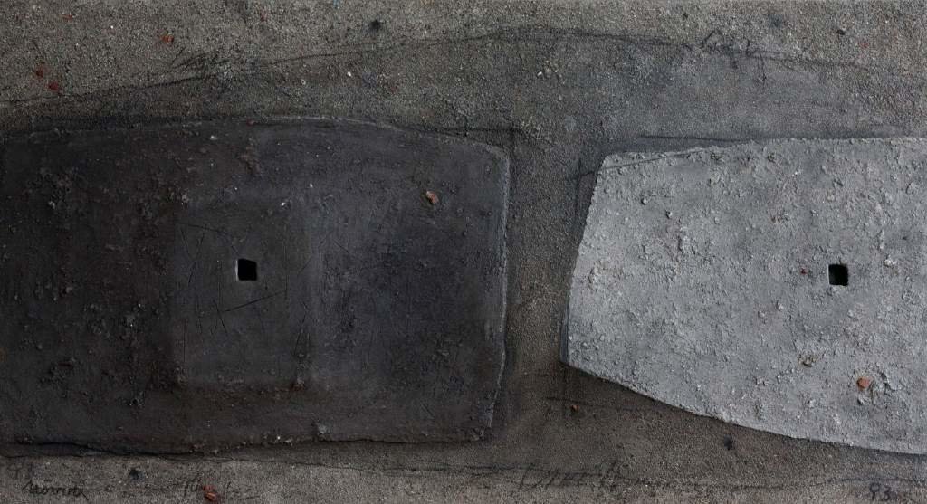 Relevo, cinza con 
perforacións, 1993.