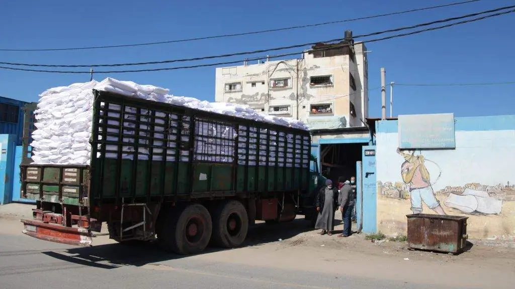 Cami&oacute;n de axuda humanitaria en Gaza, nunha foto de arquivo (Foto: Europa Press / Contacto / Mahmoud Ajjour).