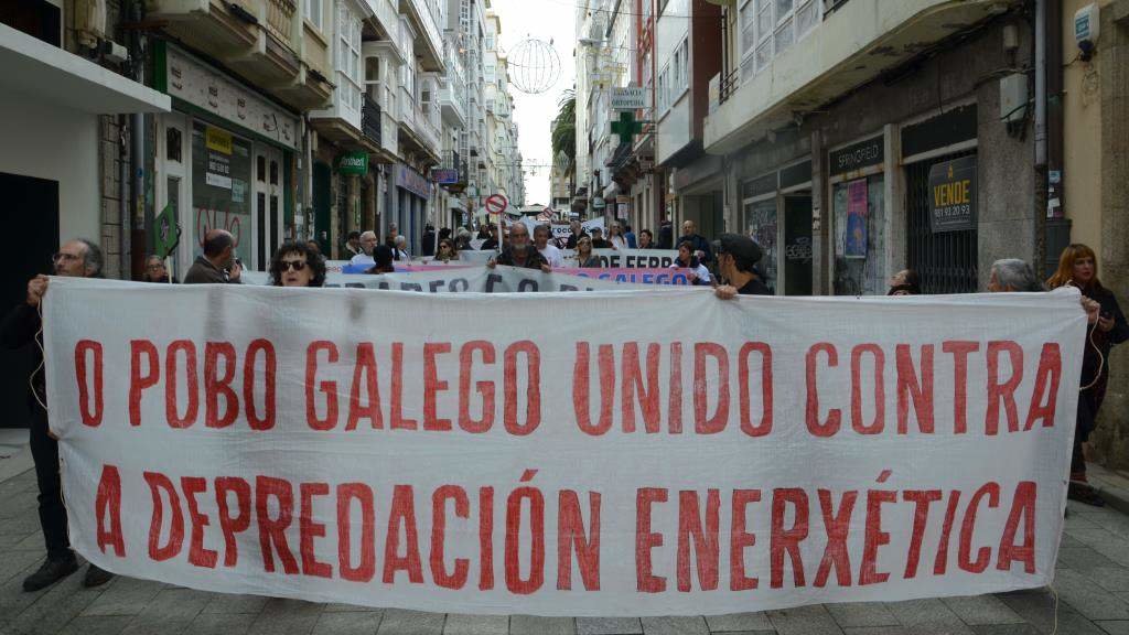 Manifestación contra o espolio eólico este domingo en Ferrol. (Foto: Vento Mareiro)