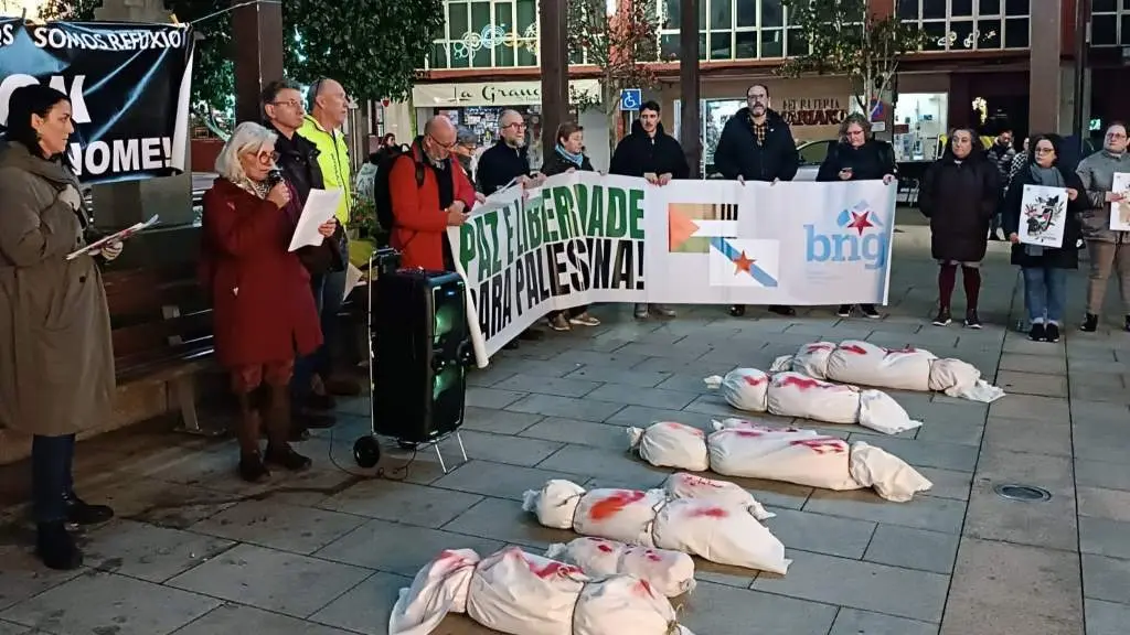 Concentraci&oacute;n en solidariedade con Palestina, onte en Ribeira (O Barbanza). (Foto: N&oacute;s Diario)