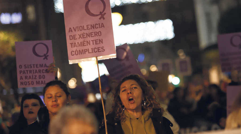 Manifestación o pasado 25 de Novembro en Vigo polo Día Internacional contra a Violencia Machista (Foto: Adrián Irago / Europa Press).