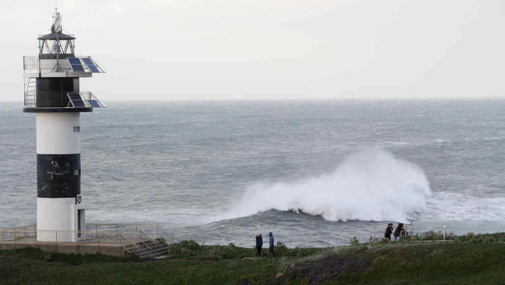 Temporal en Ribadeo en novembro (Foto: Carlos Castro / Europa Press).