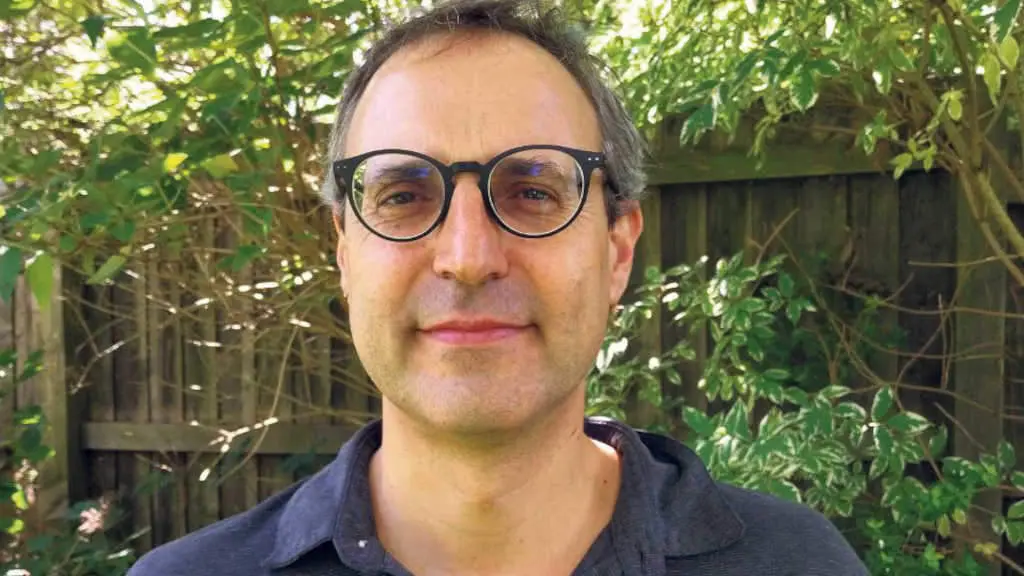 O profesor Alberto Matar&aacute;n Ruiz, coordinador do volume 'Colonialismo Energ&eacute;tico' (N&oacute;s Diario).