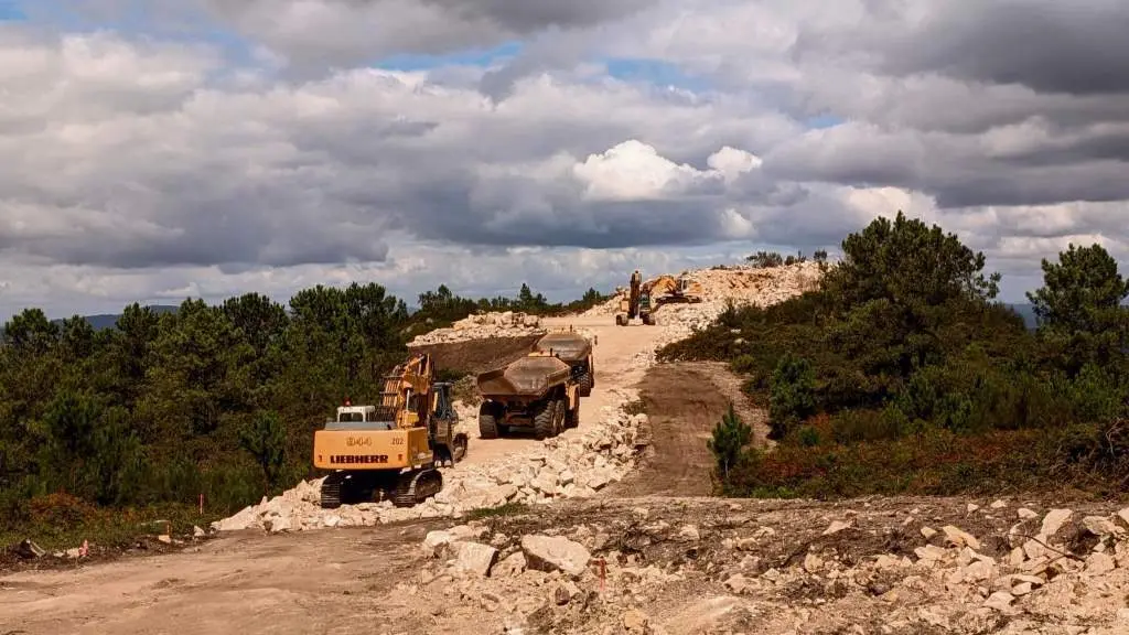 O Acibal (comarca de Caldas), en outubro, d&iacute;as antes de paralizar as obras. (Foto: Amil Sen E&oacute;licos)
