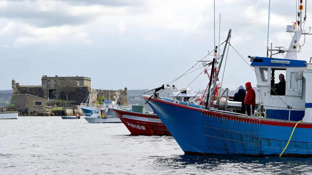Barcos de frota artesanal na Coru&ntilde;a (Foto: M. Dylan / Europa Press).
