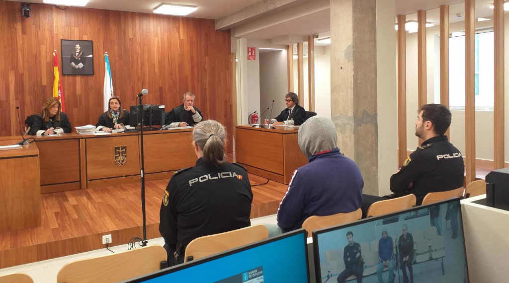 O condenado por violar a súa filla declara na Audiencia de Pontevedra (Foto: Europa Press).