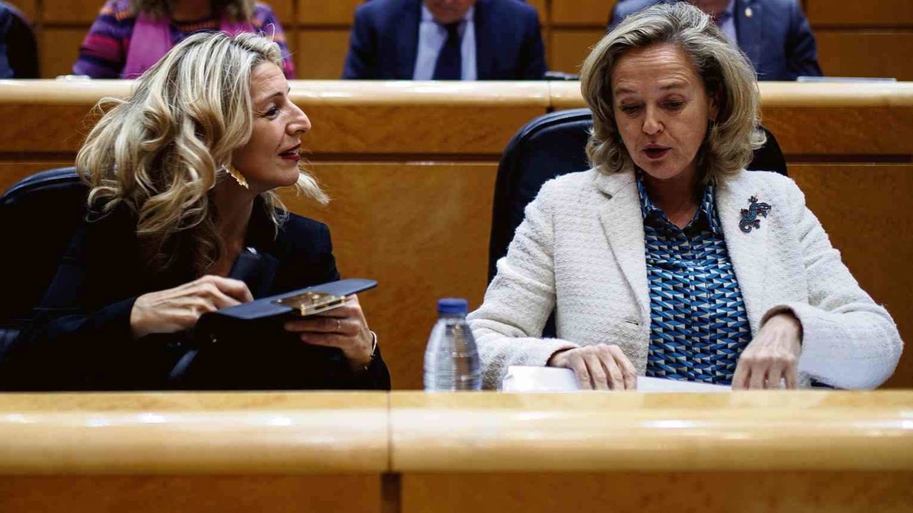 Yolanda Díaz (Sumar) e Nadia Calviño (PSOE) mantiveron fortes discusións para chegar a un texto final da reforma dos subsidios por desemprego (Foto: Alejandro Martínez Vélez / Europa Press).