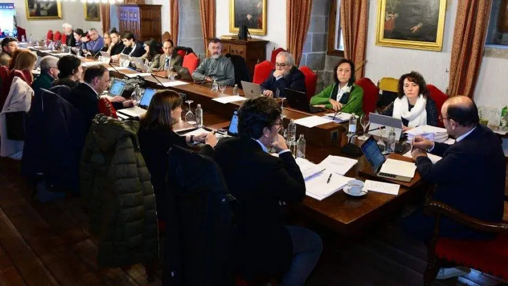 O Consello de Goberno da USC aprobou os orzamentos de 2024. (Foto: Santi Alvite)