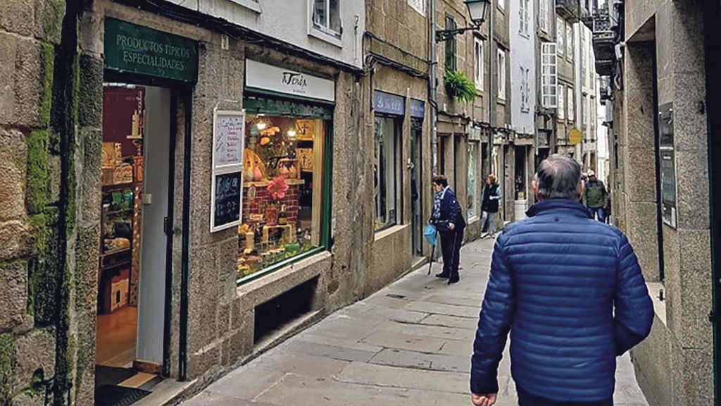 Estabelecementos comerciais no casco vello de Compostela (Foto: A Tenda da Caldeirería).