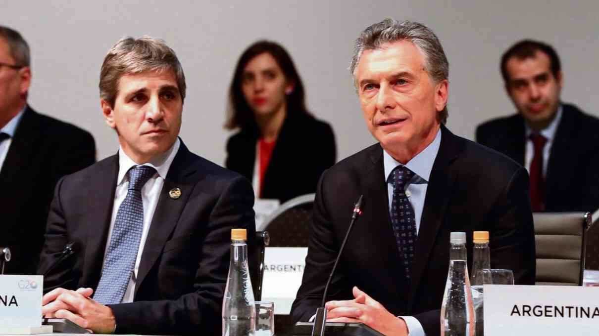 Caputo, ministro arxentino de Economía, e Macri, ex presidente (Foto: Casa Rosada).
