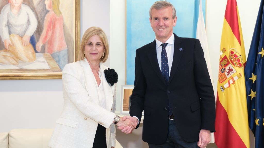 A presidenta da Femp, María José García Pelayo, reuniuse co presidente da Xunta da Galiza, Alfonso Rueda. (Foto: Xunta da Galiza).