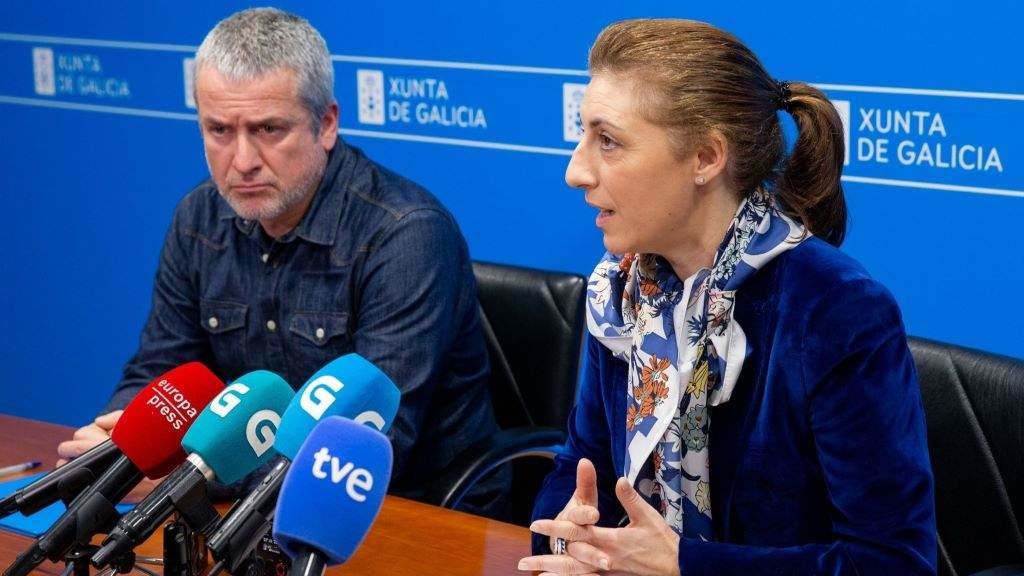 Ánxeles Vázquez, hoxe, en rolda de prensa co presidente do Cemma, Xabier Pin. (Foto: Xunta da Galiza)