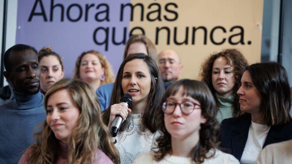 Ione Belarra e Irene Montero, esta segunda feira, na presentación da candidatura de Podemos para as eleccións europeas. (Foto: Alejandro Martínez Vélez / Europa Press)
