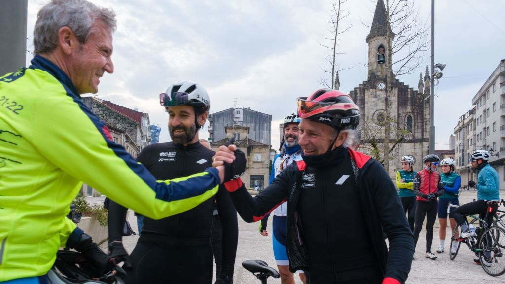 Alfonso rueda percorreu un treito da proba ciclista O Gran Camiño, que terá ligar a finais de febreiro. (Foto: Xunta da Galiza).