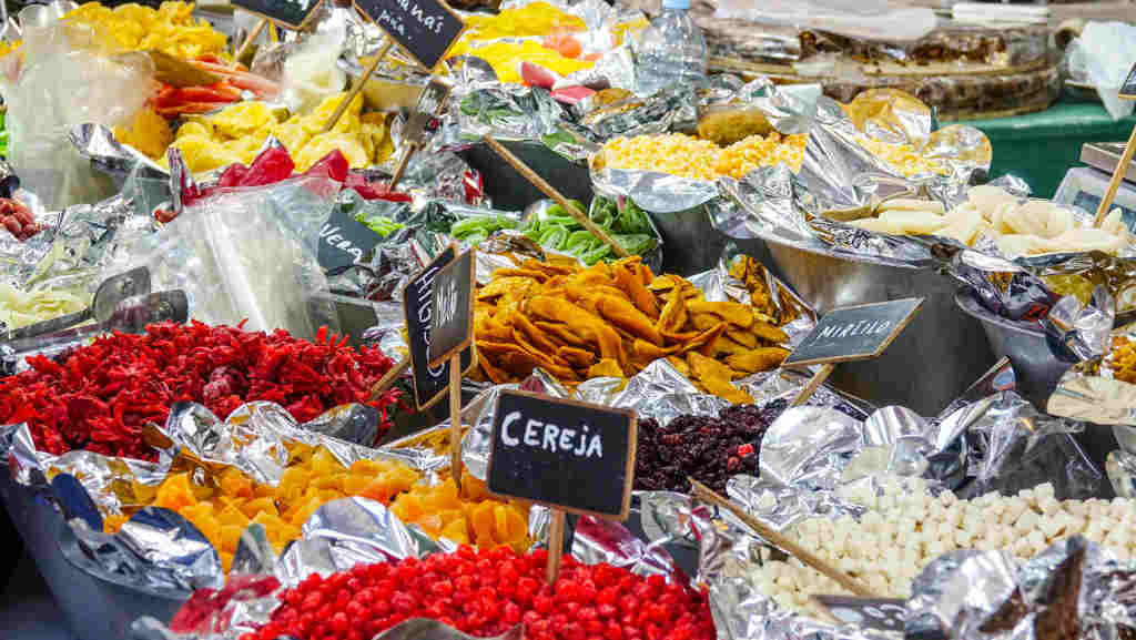 Mercado de alimentos na capital de Portugal, Lisboa. (Foto: 4kclips)