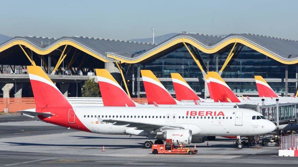 Avións estacionados na pista do aeroporto de Madrid-Barajas-Adolfo Suárez. (Foto: Gustavo Valiente / Europa Press)