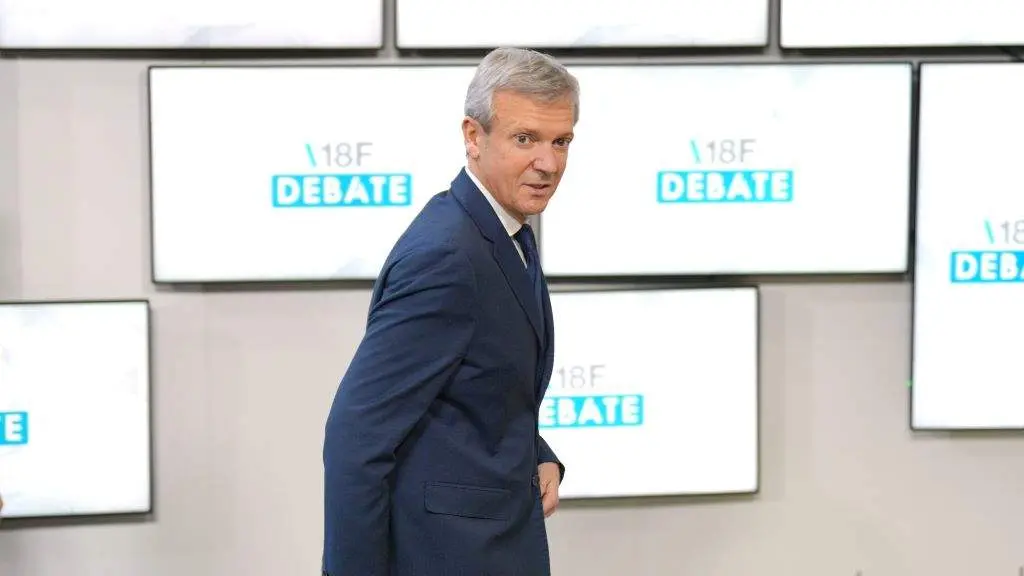 O presidente da Xunta e candidato do PP, Alfonso Rueda, no debate da CRTVG desta segunda feira. (Foto: &Aacute;lvaro Ballesteros / Europa Press)