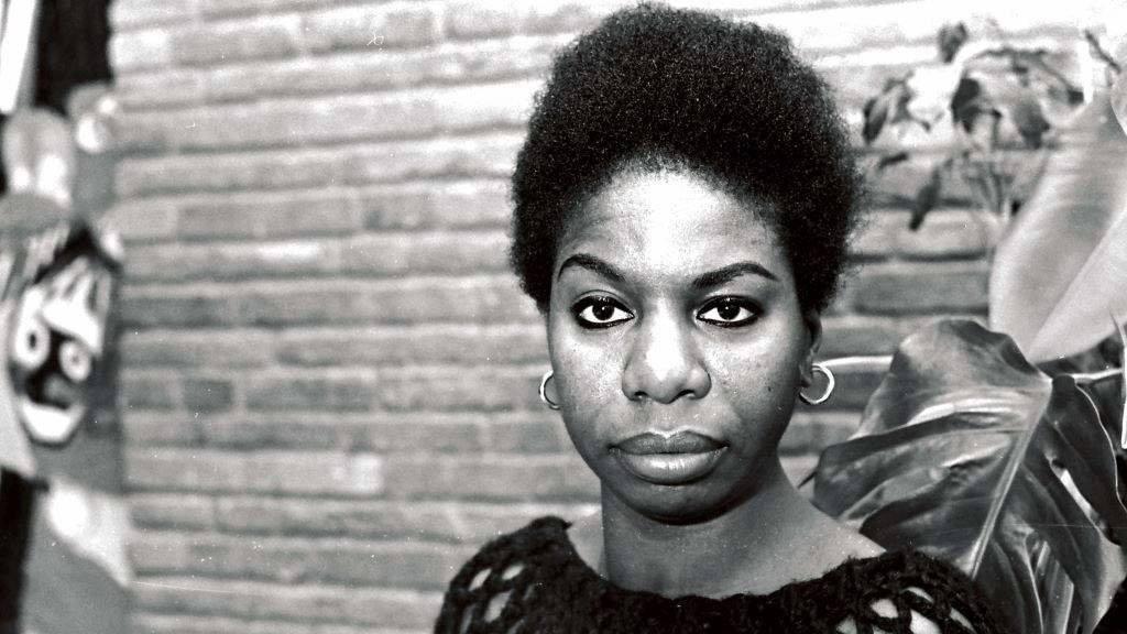 Nina Simone é uma das quatro mulheres intérpretes na seleção de Dylan. (Foto: Noord-Hollands Archief / Fotoburo de Boer)