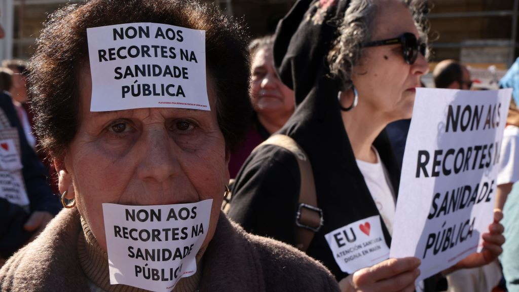 Manifestantes en defensa da sanidade pública o pasado 4 de febreiro en Compostela. (Foto: Arxina).