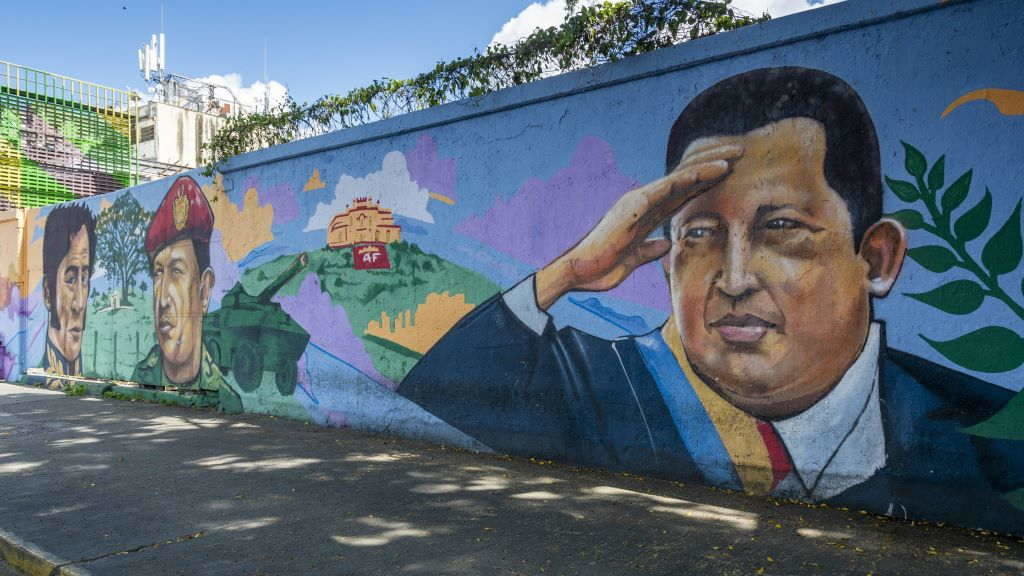 Mural do presidente Hugo Chávez en Caracas, capital de Venezuela. (Foto: Jimmy Villalta / Europa Press).