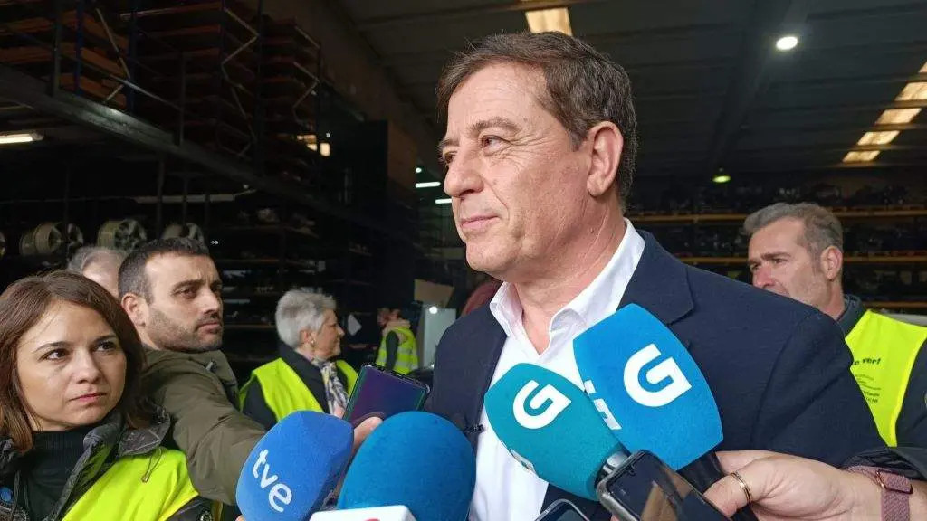 O candidato do PSdeG, Jos&eacute; Ram&oacute;n G&oacute;mez Besteiro, esta terza feira, en Santiago. (Foto: Europa Press)