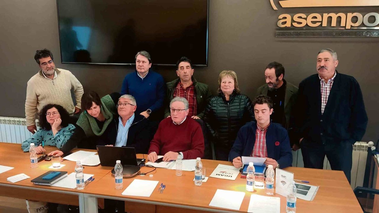 Representantes agrarios da Galiza, Asturias e Cantabria, esta terza feira (Foto: Europa Press).