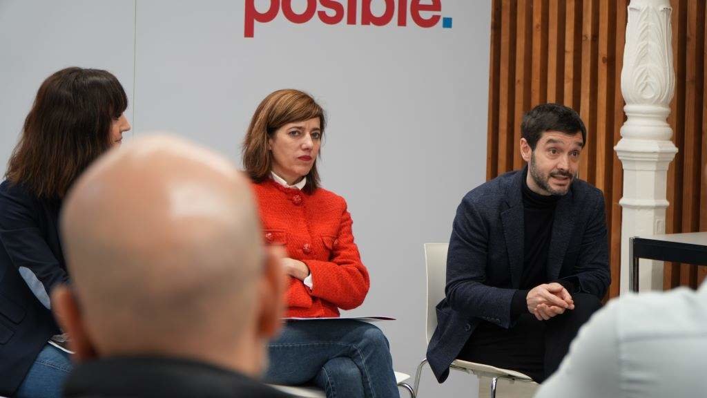 Marta Lois e Pablo Bustinduy, esta cuarta feira, en Compostela. (Foto: Nós Diario)