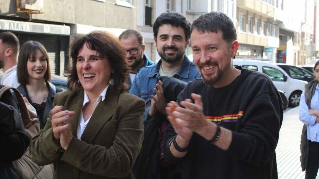 Isabel Faraldo, Borja San Ramón e Pablo Iglesias, esta cuarta feira, na Coruña. (Foto: Nós Diario)