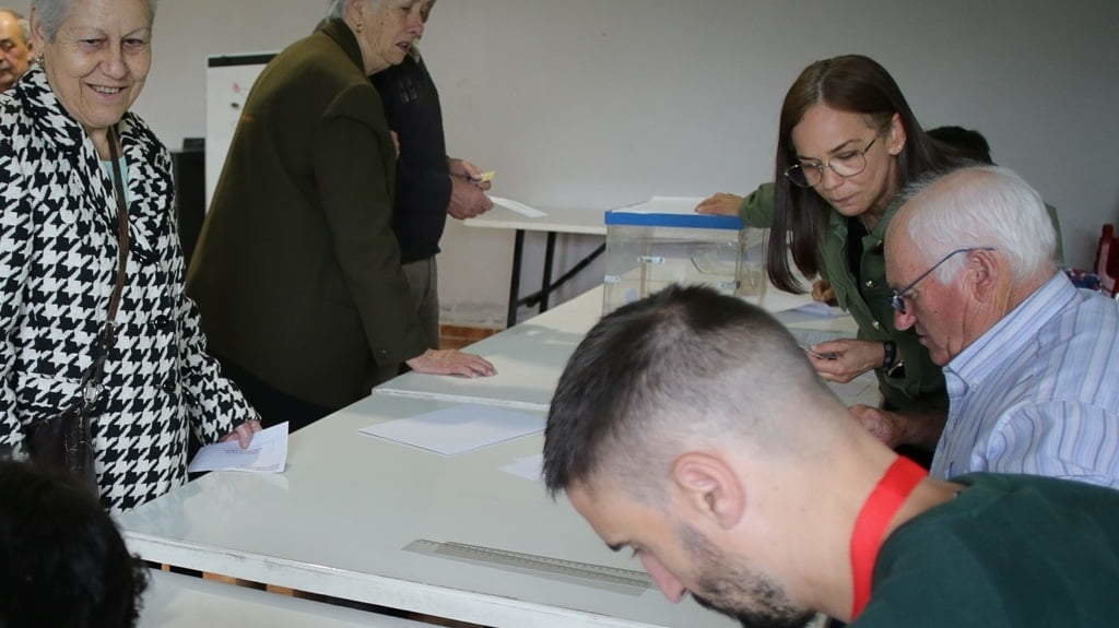 Mesa electoral en Portomarín, O Páramo, Sarria. (Foto: Europa Press).