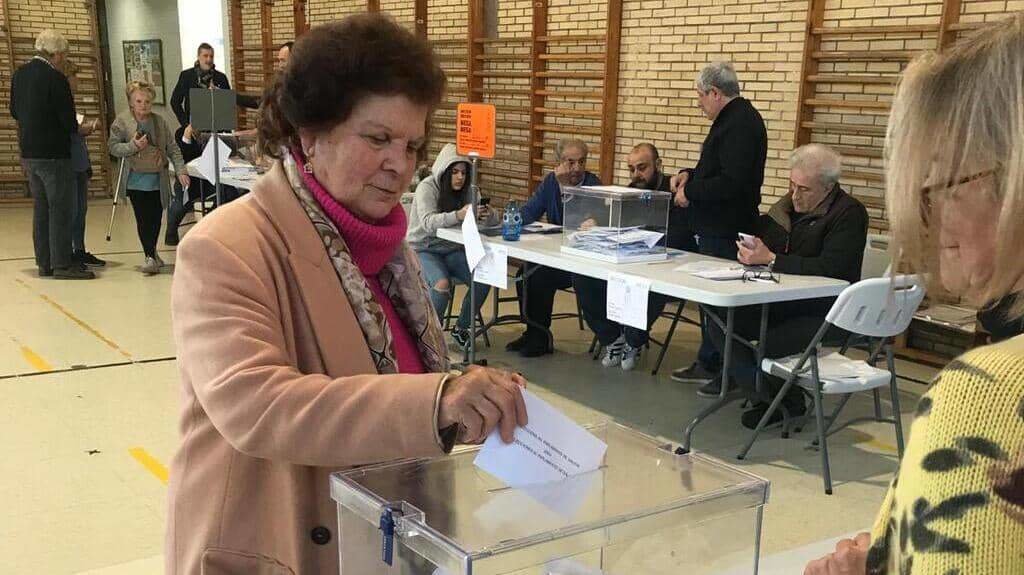 Votación en Pontevedra, hoxe. (Foto: Nós Diario).
