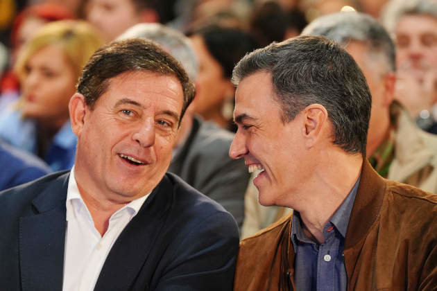 Besteiro e Sánchez nun mitin das pasada eleccións galegas.
