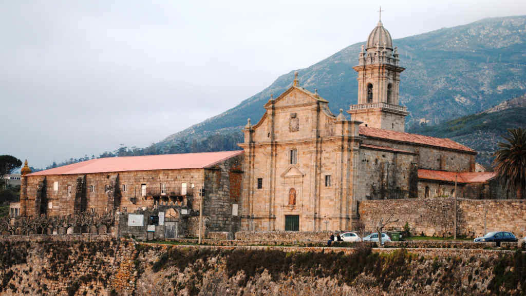 O icónico Mosteiro de Oia (Foto: Nós Diario).
