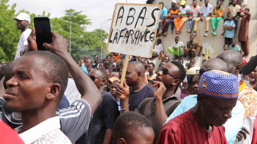 Protestas en Níxer contra a inxerencia francesa en 2023. (Foto: Djibo Issifou / DPA)