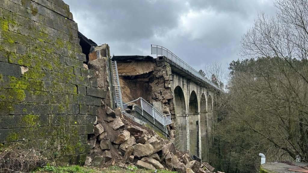Colapso da ponte en Xunqueira de Espadanedo. (Foto: Europa Press)